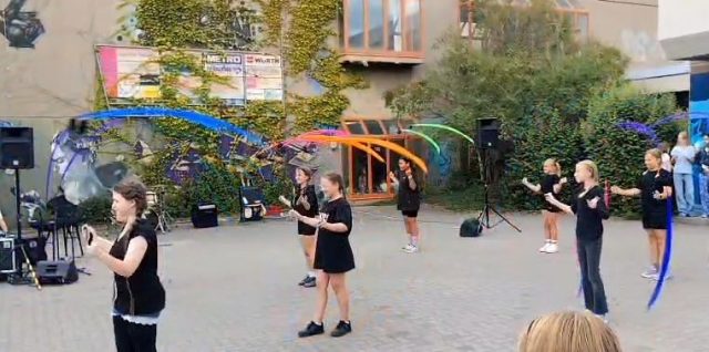 Poi-Auftritt am Sonmerfest